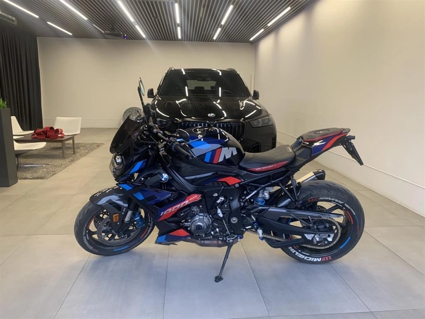 Мотоцикл BMW Motorrad M 1000 R I поколение M 1000 R Base Чёрный 2023 с пробегом 6 194 км