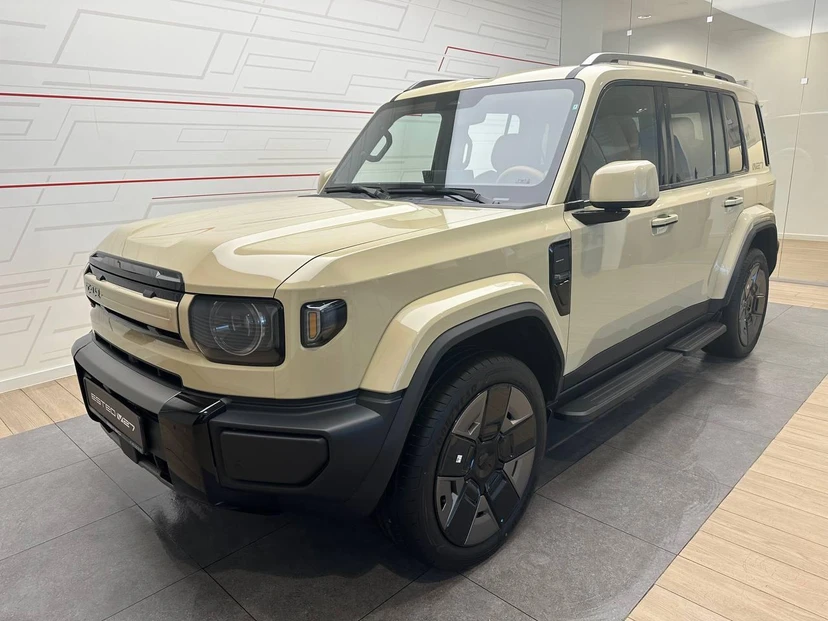 ESTEO V27 I поколение 1.5hyb AT 4WD (456 л.с.) Base Бежевый 2026