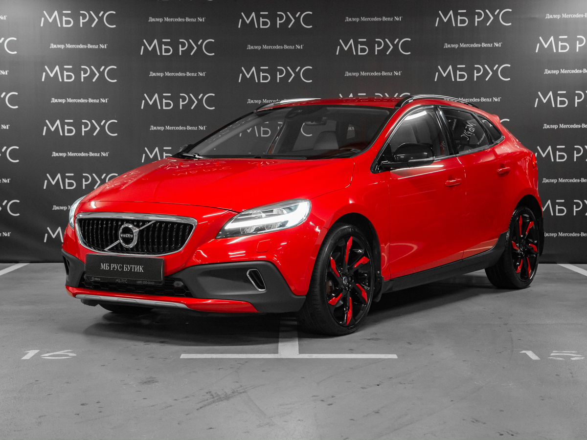 Volvo V40 II [рестайлинг] 1.5 AT (152 л.с.) Base Красный 2017 с пробегом 88 300 км