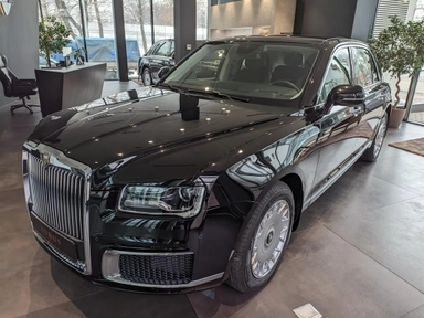 Автомобиль AURUS Senat I поколение 4.4hyb AT 4WD (598 л.с.) Base Черный 2023