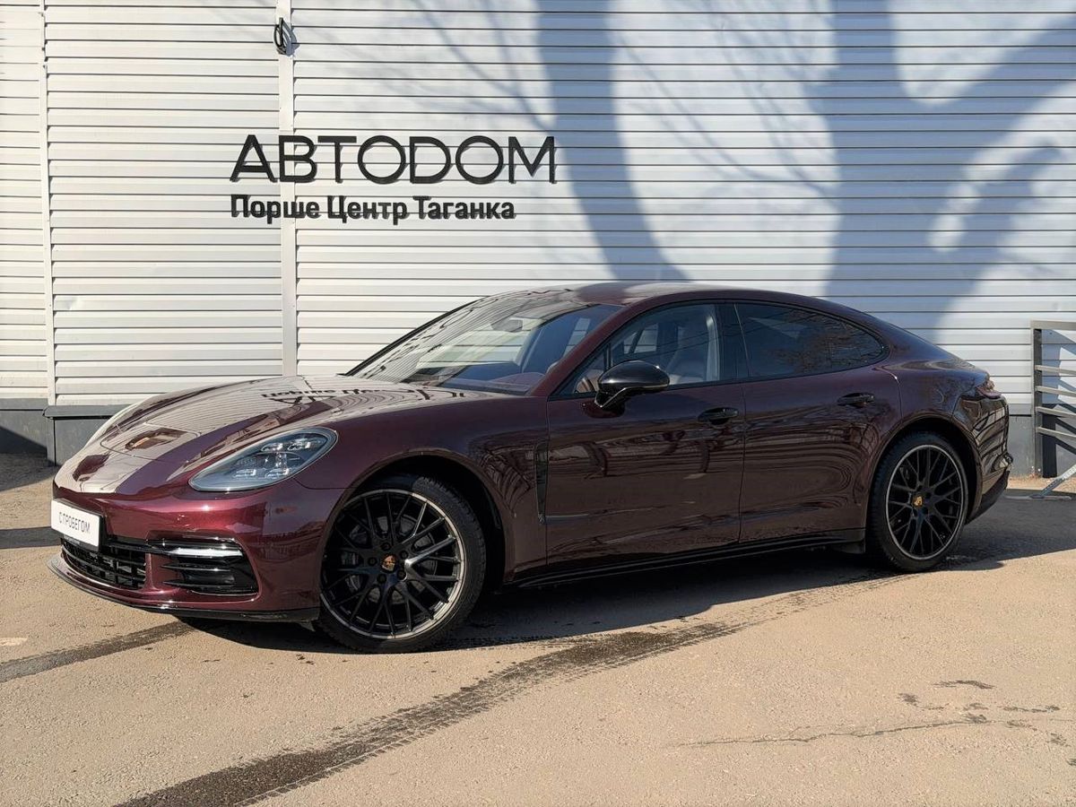 Автомобиль Porsche Panamera II поколение 4 3.0 AMT 4WD (330 л.с.) 4 Красный 2018 с пробегом 62 261 км