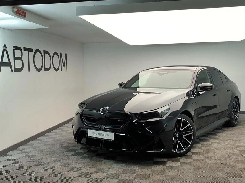 Автомобиль BMW M5 VII поколение (G90) 4.4hyb AT 4WD (727 л.с.) M5 Чёрный 2024