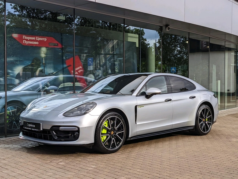 Автомобиль Porsche Panamera II поколение Turbo S E-Hybrid 4.0hyb AMT 4WD (550 л.с.) Turbo S E-Hybrid Серебристый 2018 с пробегом 60 000 км