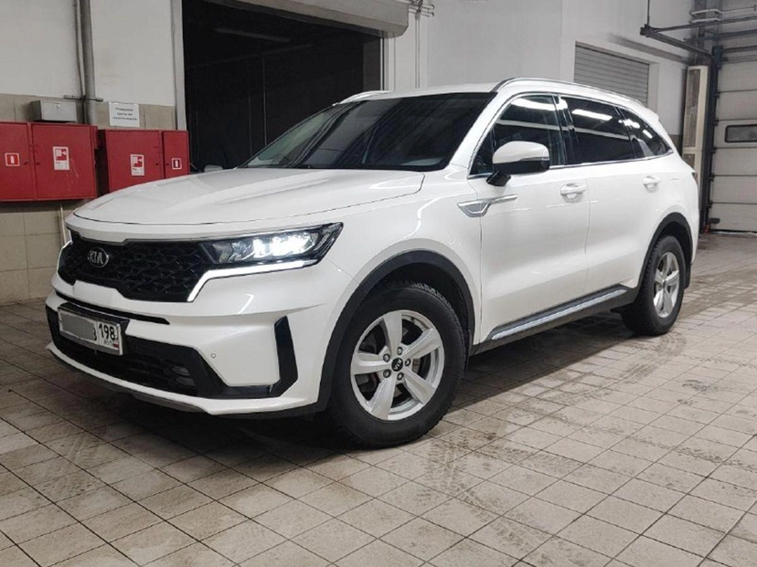 Автомобиль Kia Sorento IV поколение 2.5 AT 4WD (180 л.с.) Luxe (2020-2021) Белый 2021 с пробегом 83 694 км