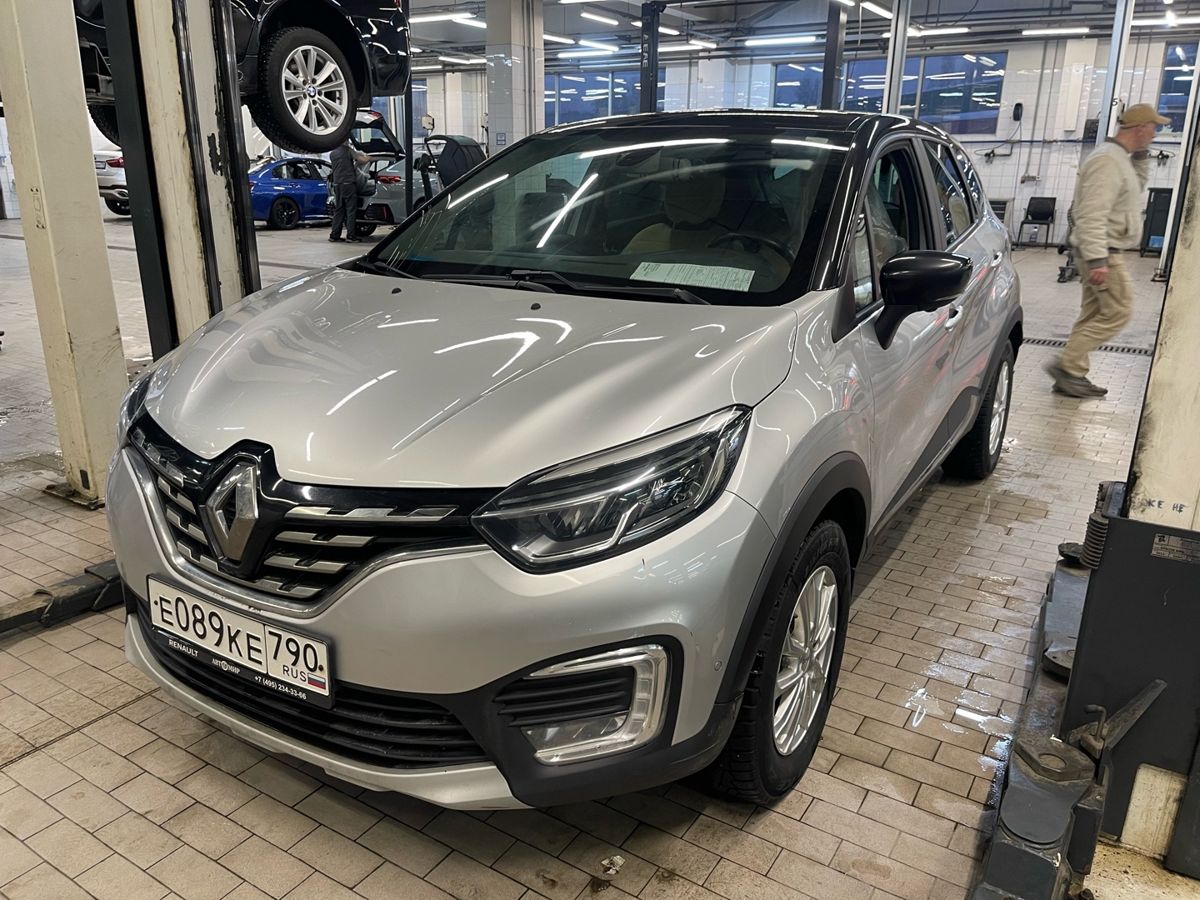 Автомобиль Renault Kaptur I [рестайлинг] 1.3 CVT 4WD (150 л.с.) Style Серый 2021 с пробегом 194 059 км
