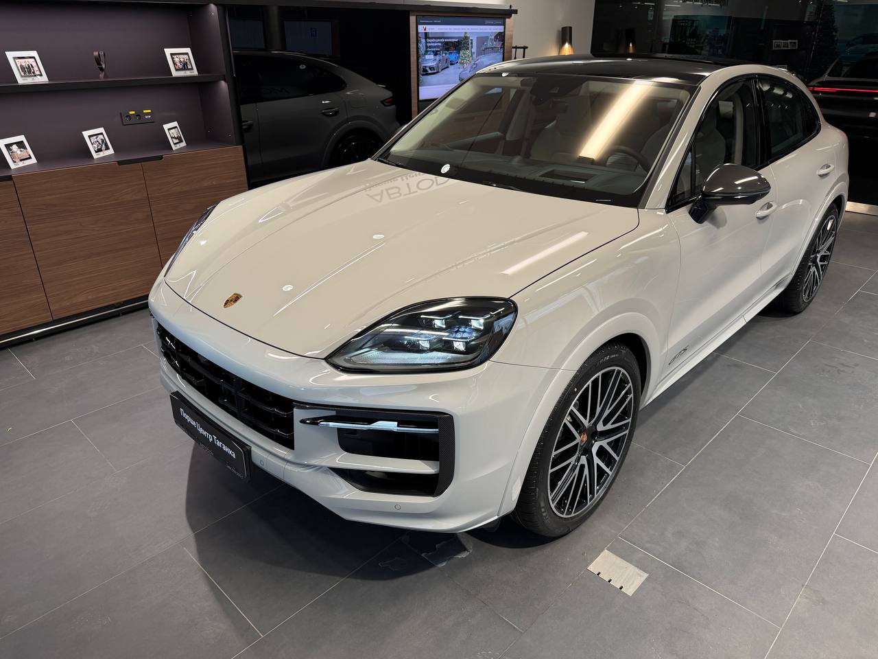 Автомобиль Porsche Cayenne III [рестайлинг] GTS 4.0 AT 4WD (500 л.с.) GTS Coupé Серый  