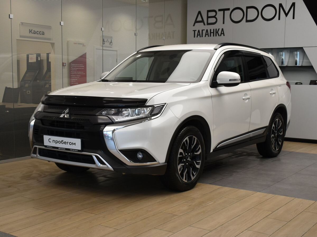 Mitsubishi Outlander III [3-й рестайлинг] 2.0 CVT 4WD (146 л.с.) Instyle Белый 2022 с пробегом 146 218 км