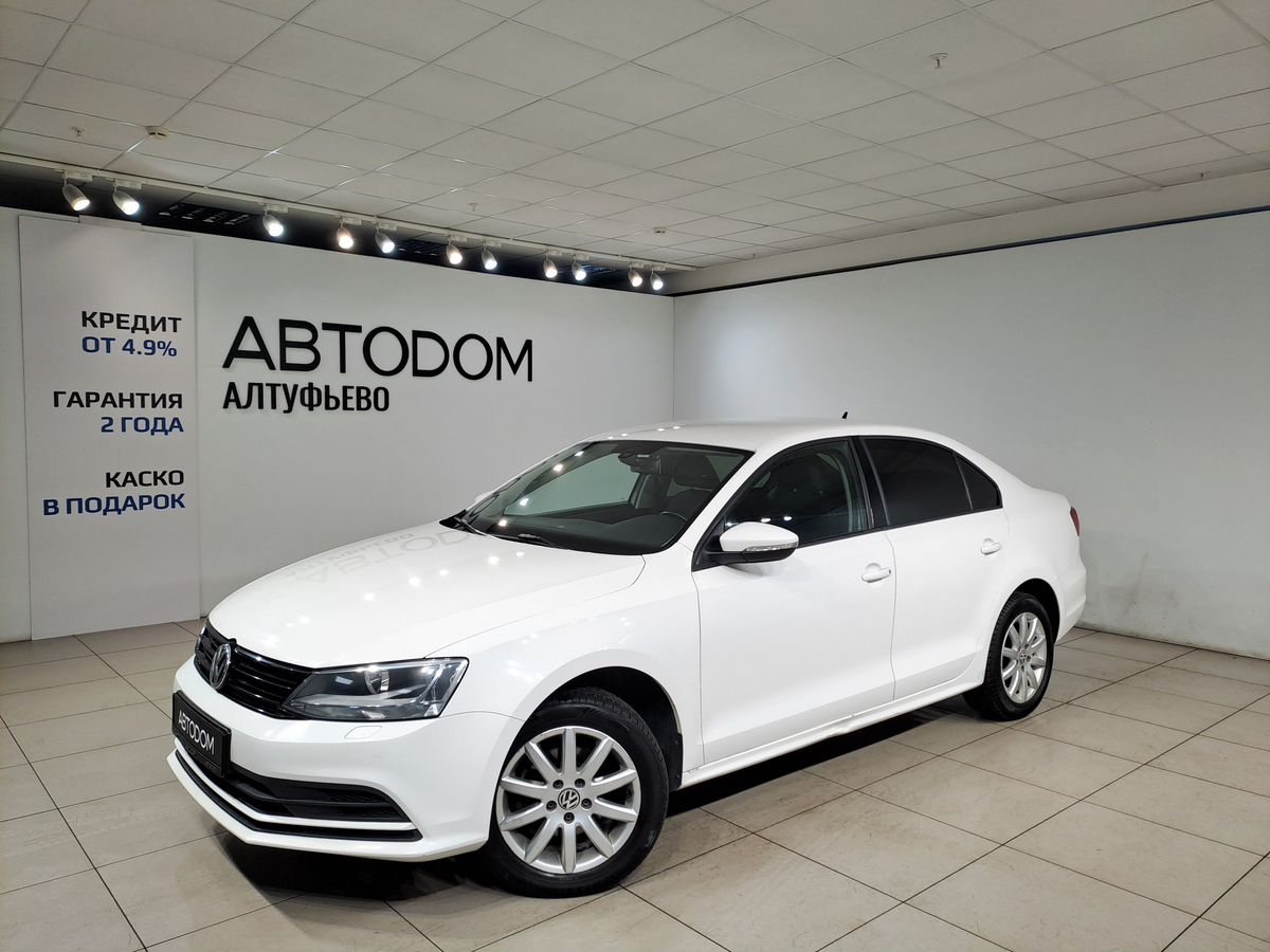 Автомобиль Volkswagen Jetta VI [рестайлинг] 1.6 AT (105 л.с.) Base Белый 2015 с пробегом 200 000 км