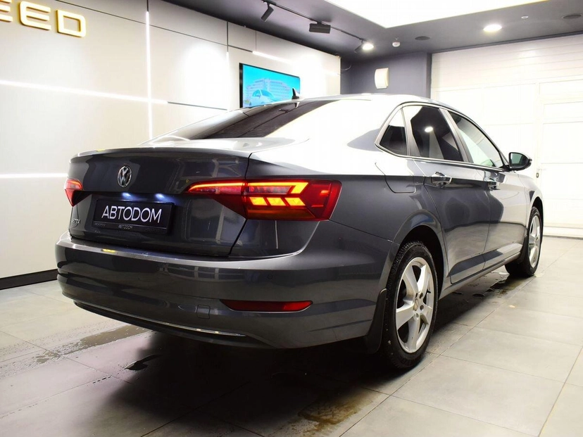 Автомобиль Volkswagen Jetta VII поколение 1.6 AT (110 л.с.) Status Серый 2020 с пробегом 65 000 км