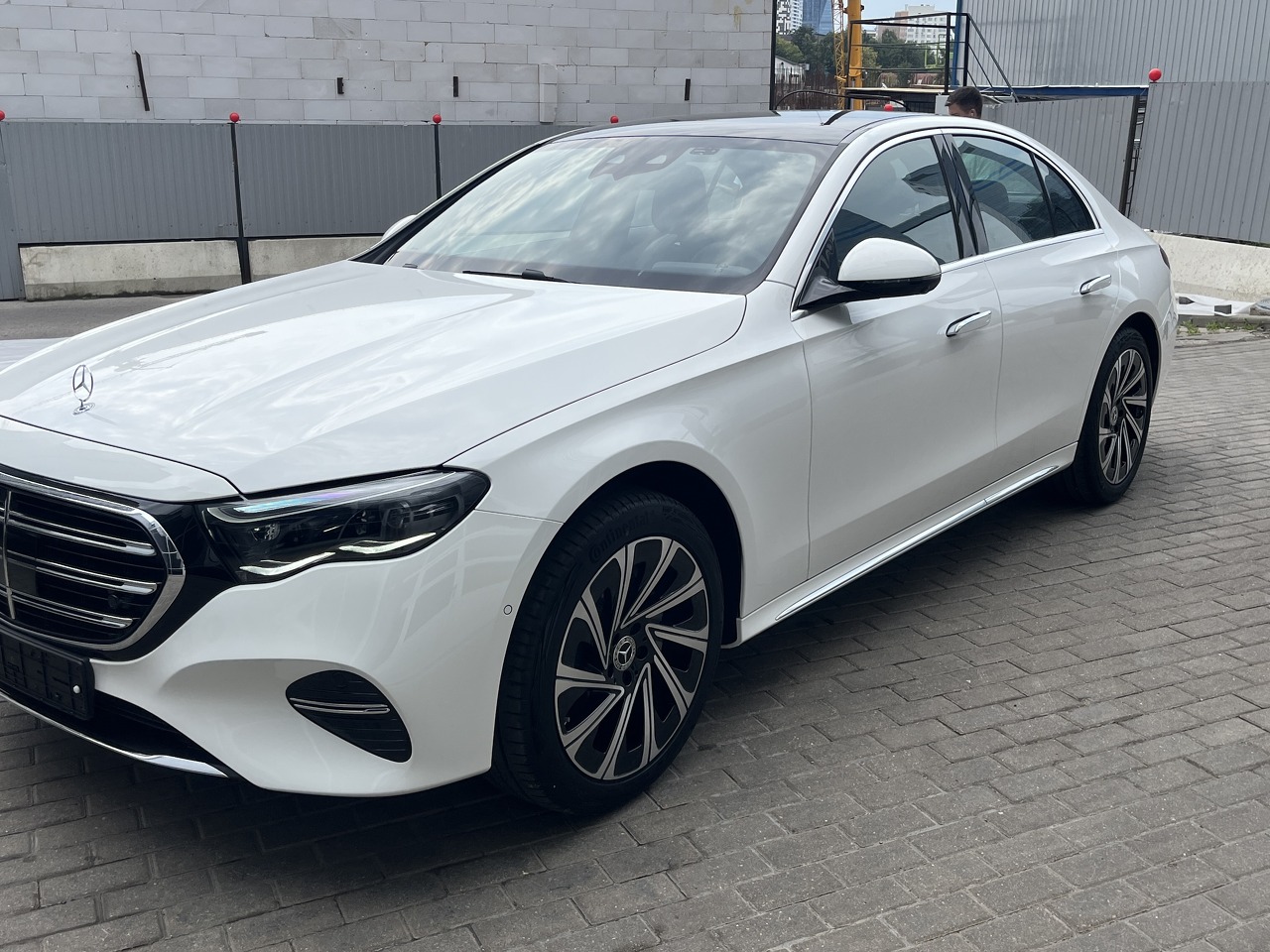 Mercedes-Benz E-Класс VI поколение (W214/S214) 2.0 AT 4Matic (258 л.с.) Exclusive Белый 2026 