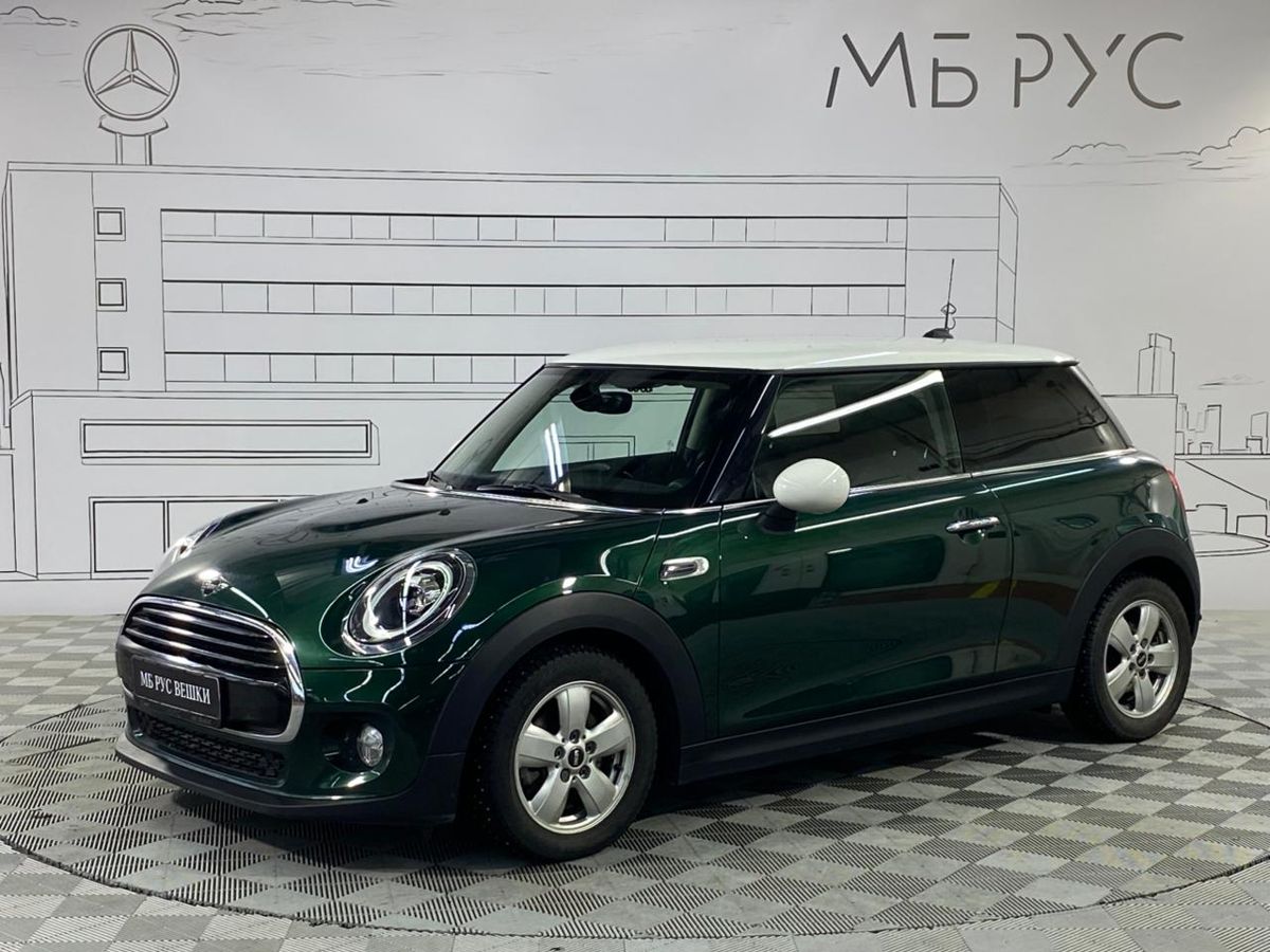 Автомобиль MINI Hatch III (F55/F56) [рестайлинг] Cooper 1.5 AMT (136 л.с.) Cooper Зелёный 2019 с пробегом 20 000 км