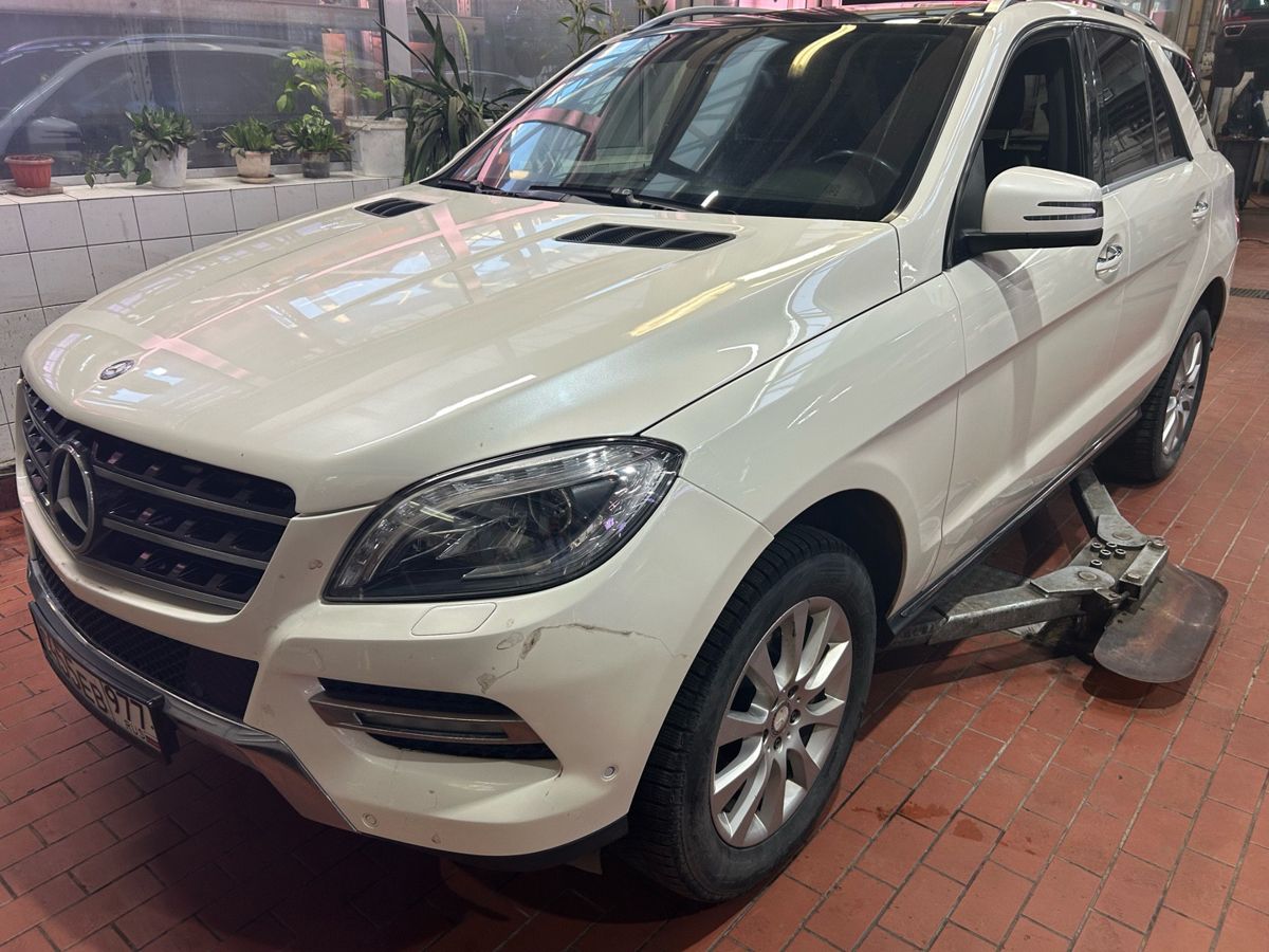 Автомобиль Mercedes-Benz M-Класс III поколение (W166) 350 3.5 AT 4Matic (306 л.с.) Base Белый 2012 с пробегом 363 304 км