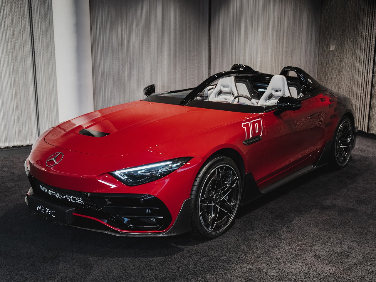Mercedes-Benz AMG PureSpeed I поколение 4.0 AT 4WD (585 л.с.) Individual Красный 2025 