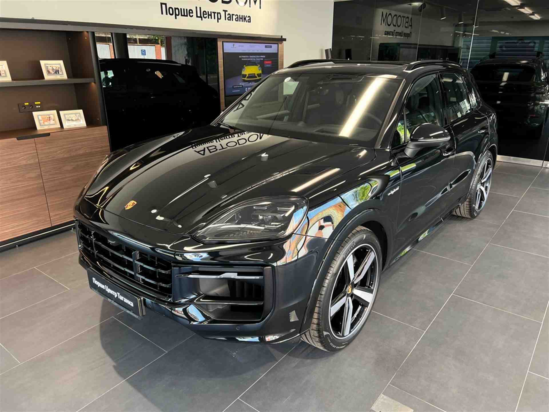 Автомобиль Porsche Cayenne III [рестайлинг] 3.0 AT 4WD (353 л.с.) Black Edition Чёрный 2025 