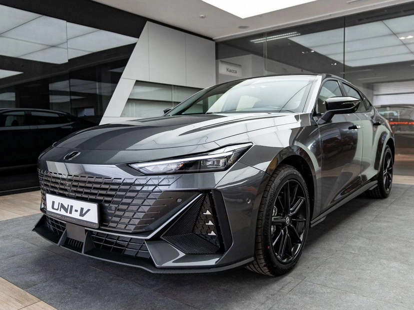 Автомобиль Changan UNI-V I поколение 1.5 AMT (181 л.с.) Tech Серый 2024