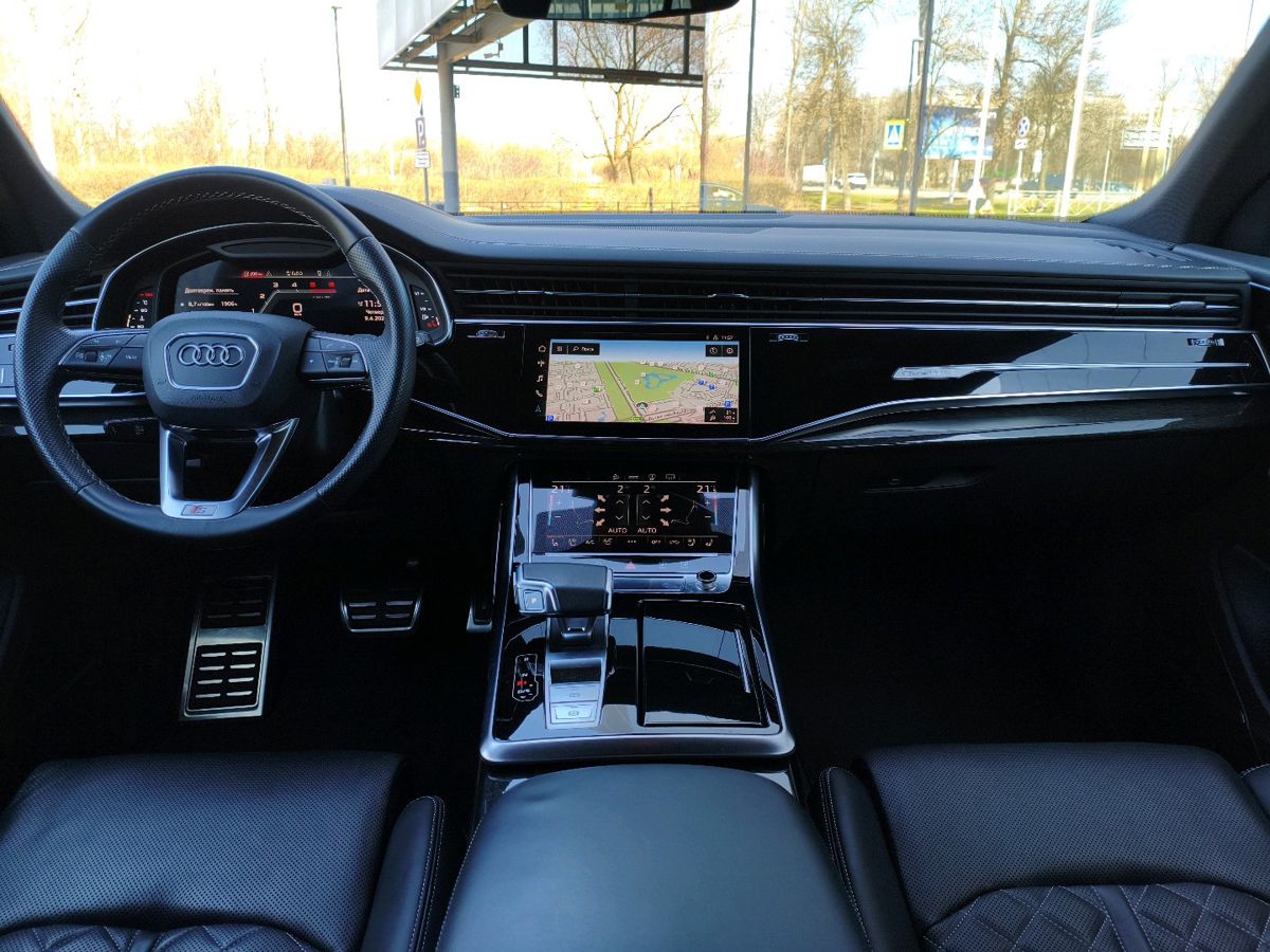 Автомобиль Audi Q8 I поколение (4M) 3.0d AT 4WD (249 л.с.) Sport Зелёный 2022 с пробегом 62 700 км