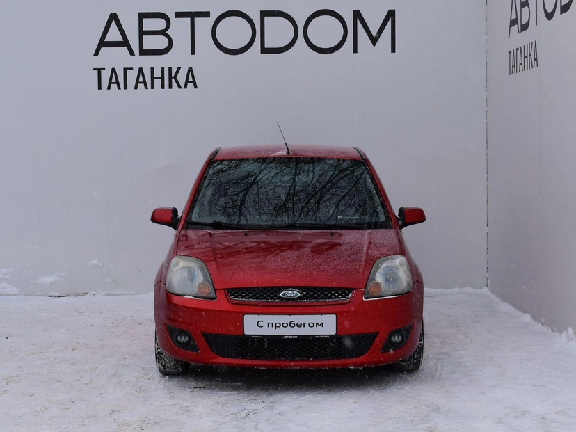 Автомобиль Ford Fiesta V поколение 1.6 AT (100 л.с.) Ghia Красный 2008 с пробегом 143 211 км