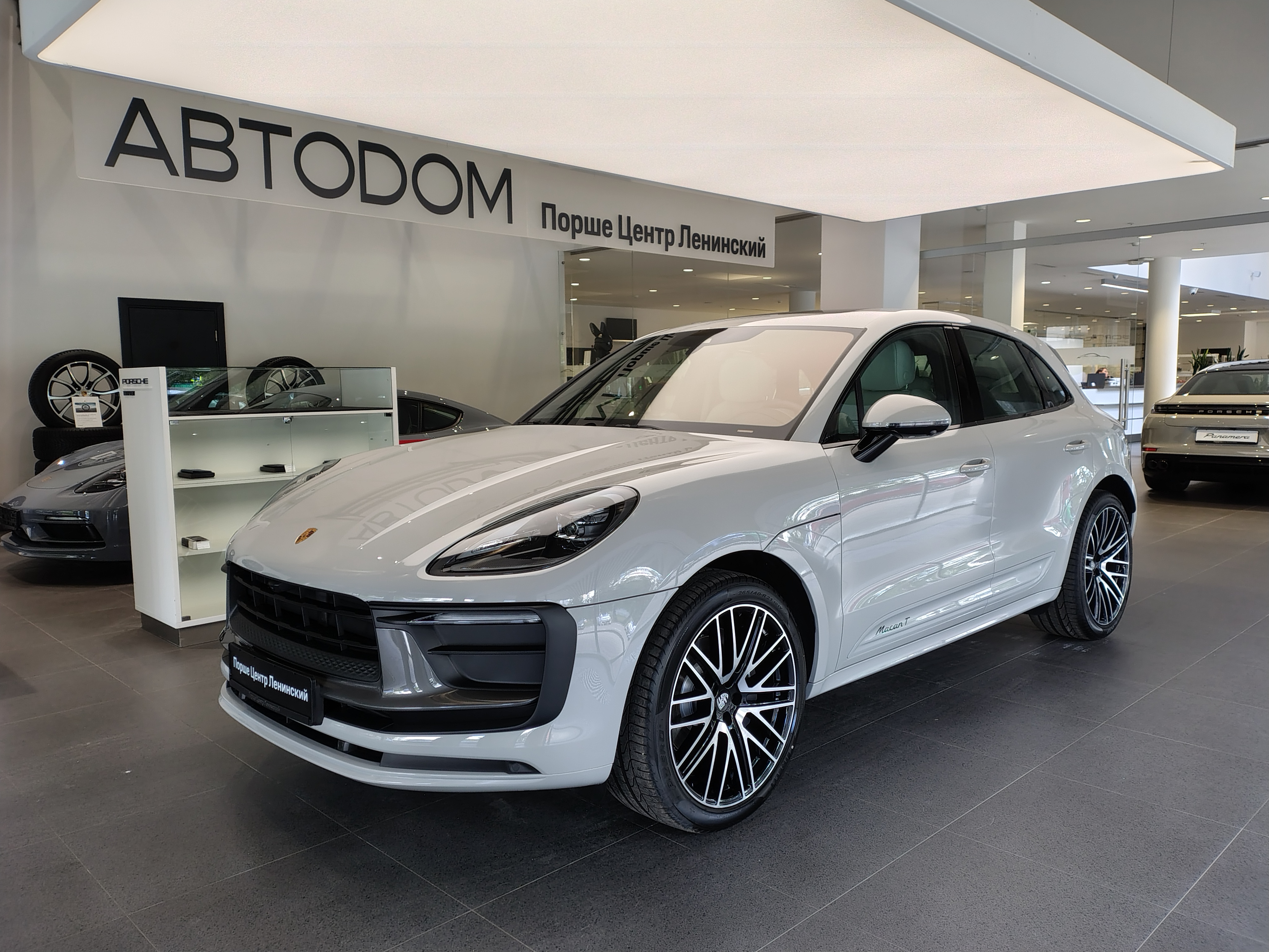 Porsche Macan I [2-й рестайлинг] 2.0 AMT 4WD (265 л.с.) T Серый 2026 