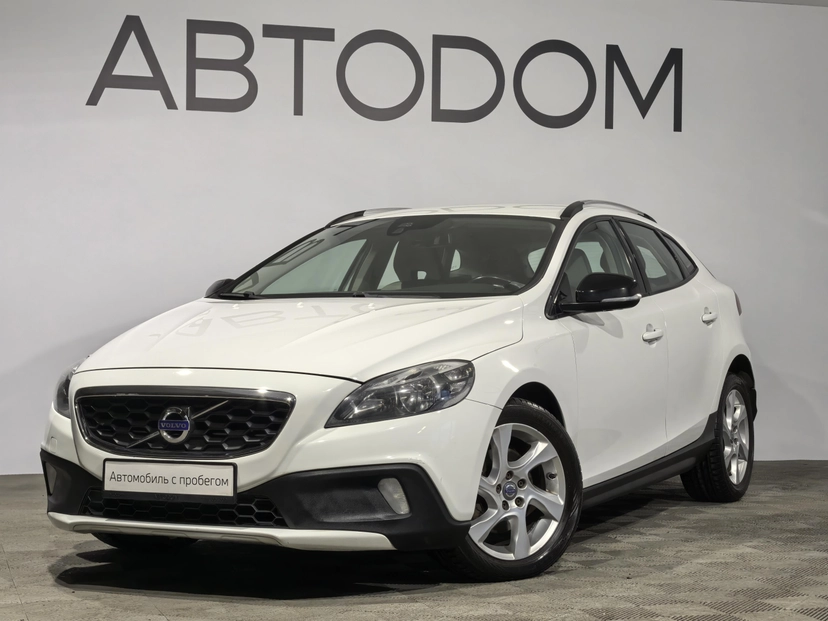 Автомобиль Volvo V40 Cross Country I поколение 1.6d AMT (115 л.с.) Base Белый 2013 с пробегом 119 098 км