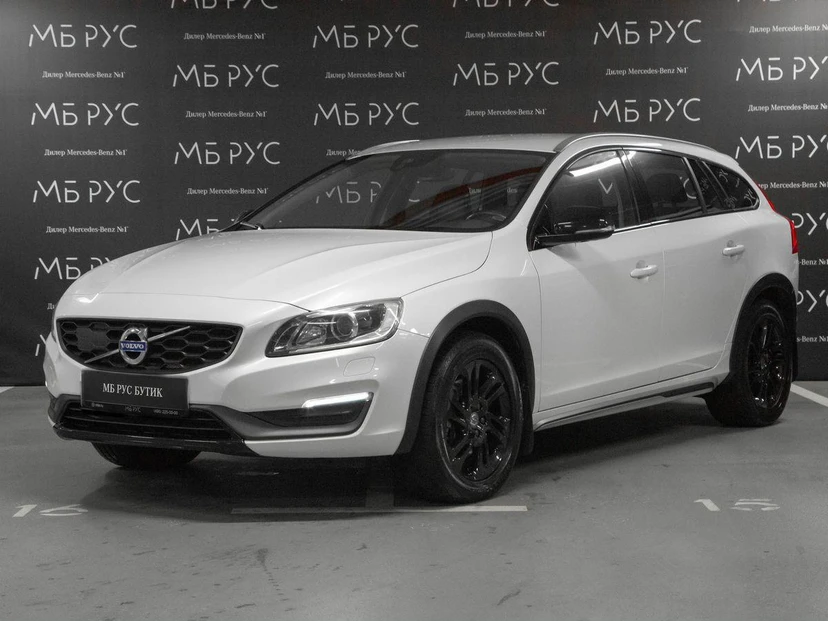 Volvo V60 Cross Country I поколение 2.4d AT 4WD (190 л.с.) Summum Белый 2016 с пробегом 123 207 км