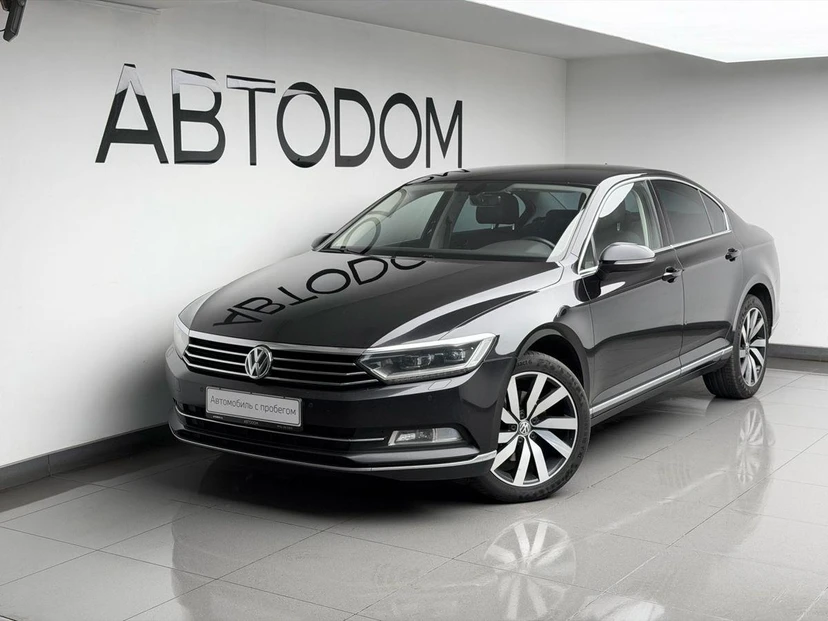 Volkswagen Passat VIII поколение (B8) 1.8 AMT (180 л.с.) Highline Чёрный 2017 с пробегом 203 444 км