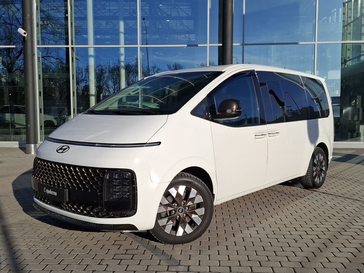 Автомобиль Hyundai Staria I поколение 2.2d AT 4WD (177 л.с.) Premium Белый 2022 с пробегом 62 392 км