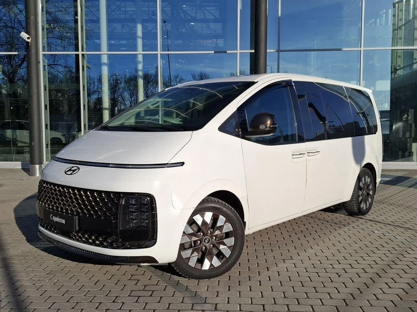 Автомобиль Hyundai Staria I поколение 2.2d AT 4WD (177 л.с.) Premium Белый 2022 с пробегом 62 392 км