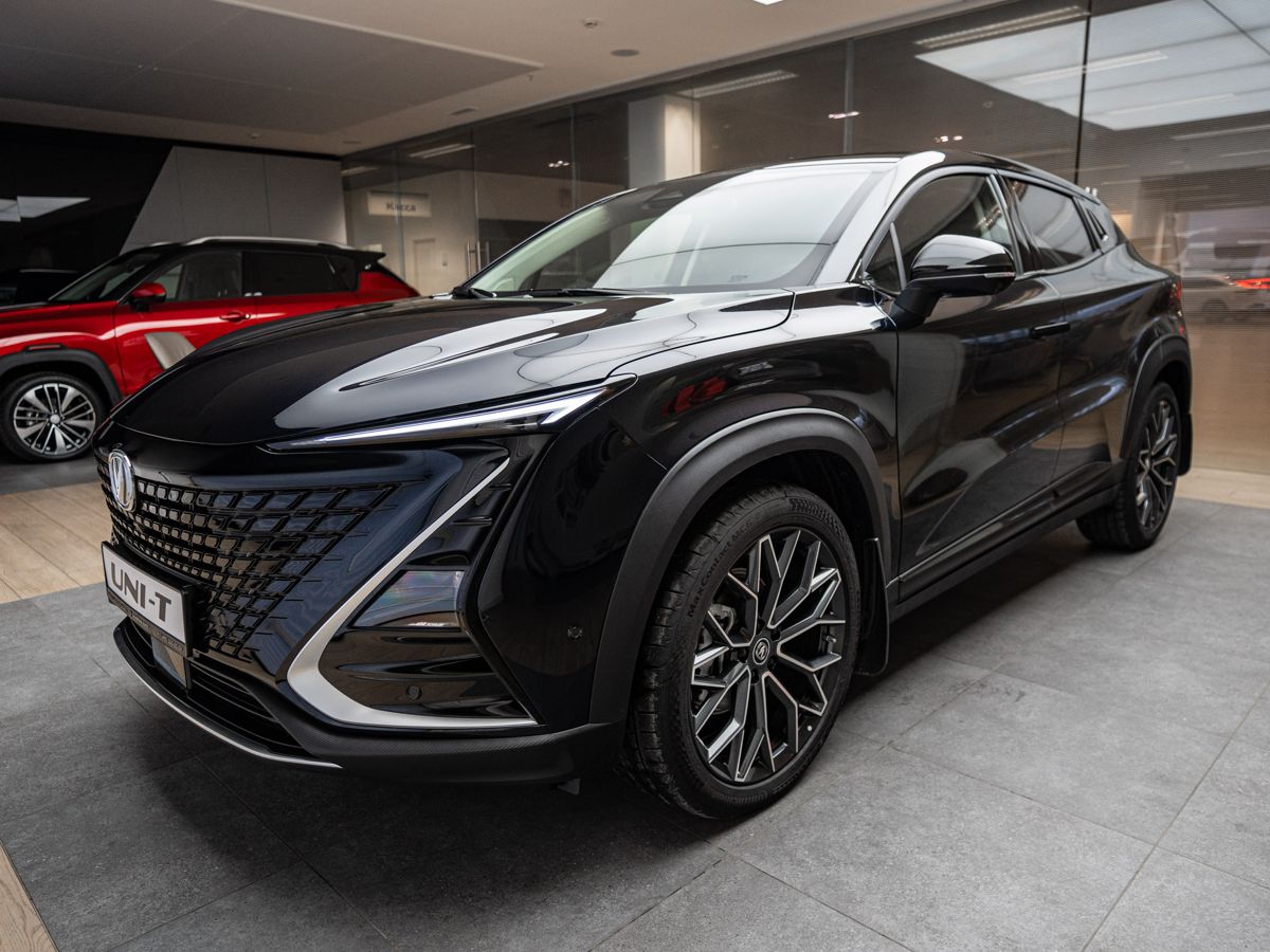 Автомобиль Changan UNI-T I поколение 1.5 AMT (167 л.с.) Tech Чёрный 2024 