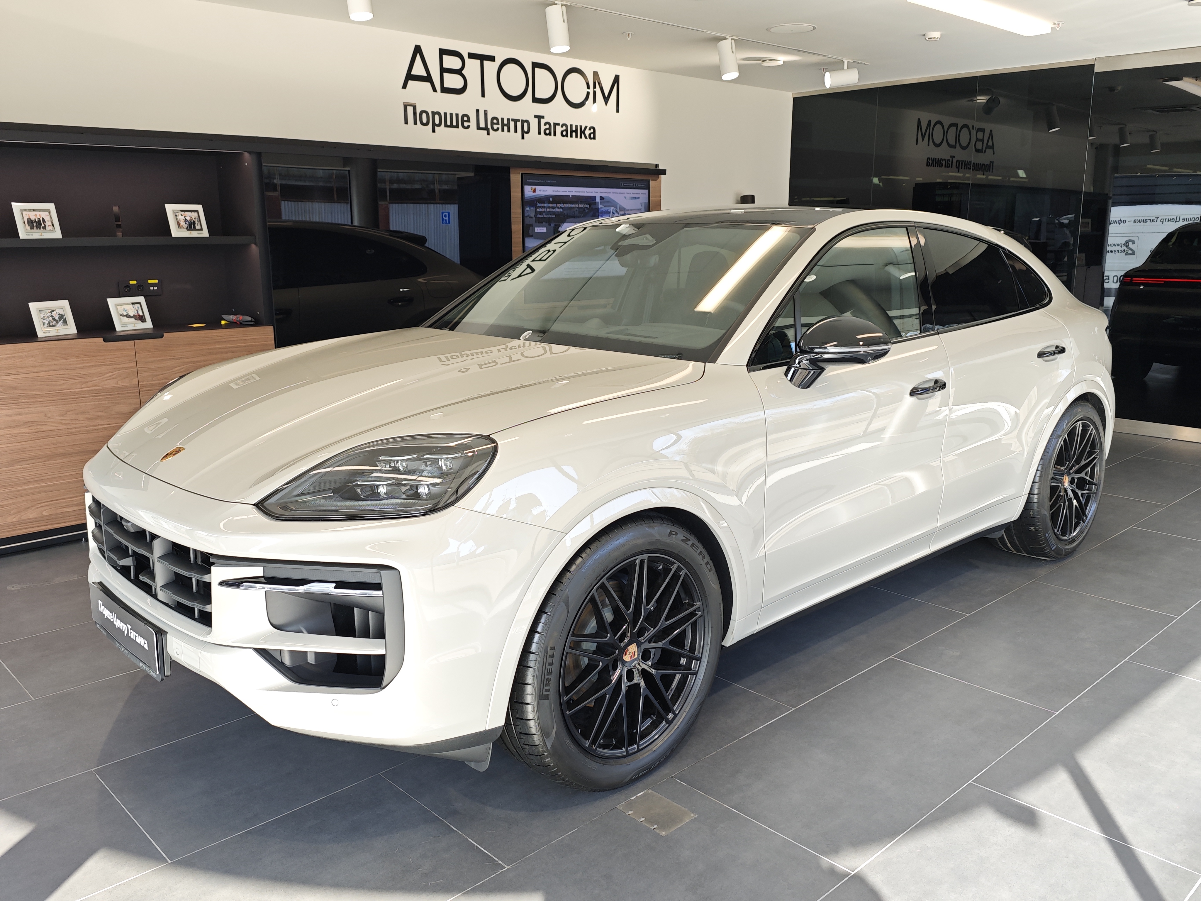 Автомобиль Porsche Cayenne III [рестайлинг] 3.0 AT 4WD (353 л.с.) Black Edition Бежевый 2026 