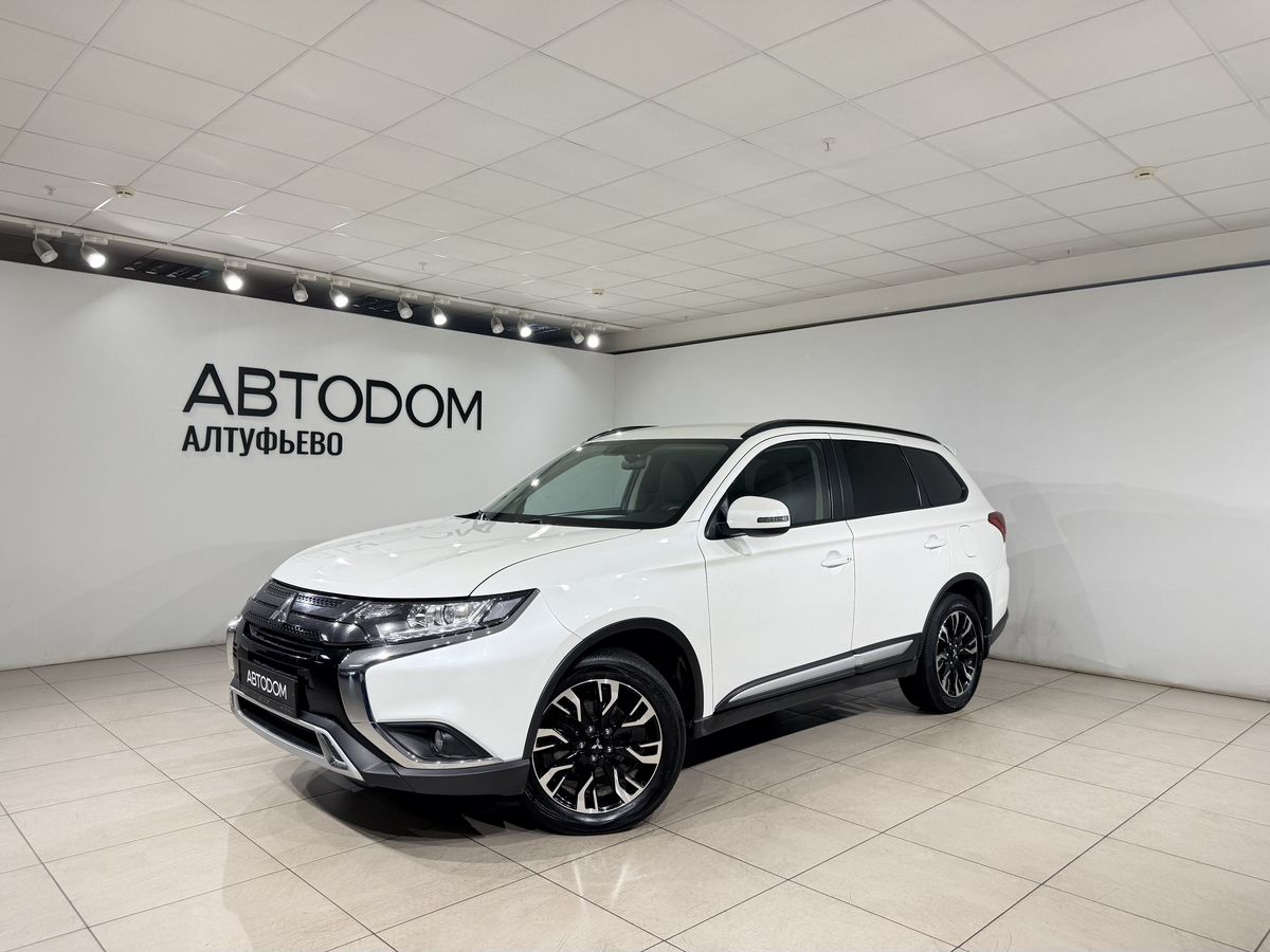 Mitsubishi Outlander III [3-й рестайлинг] 2.0 CVT 4WD (146 л.с.) Intense+ (7 мест) Белый 2022 с пробегом 59 462 км