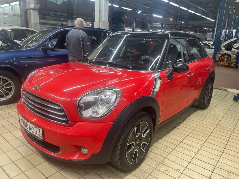 Автомобиль MINI Countryman I поколение (R60) Cooper 1.6 AT (122 л.с.) Cooper Красный 2012 с пробегом 100 500 км