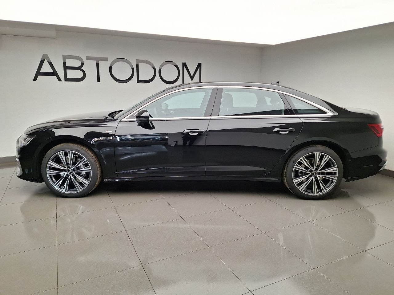 Автомобиль Audi A6 V (C8) [рестайлинг] 2.0 AMT 4WD (245 л.с.) 45 TFSI quattro S tronic Чёрный 2025 