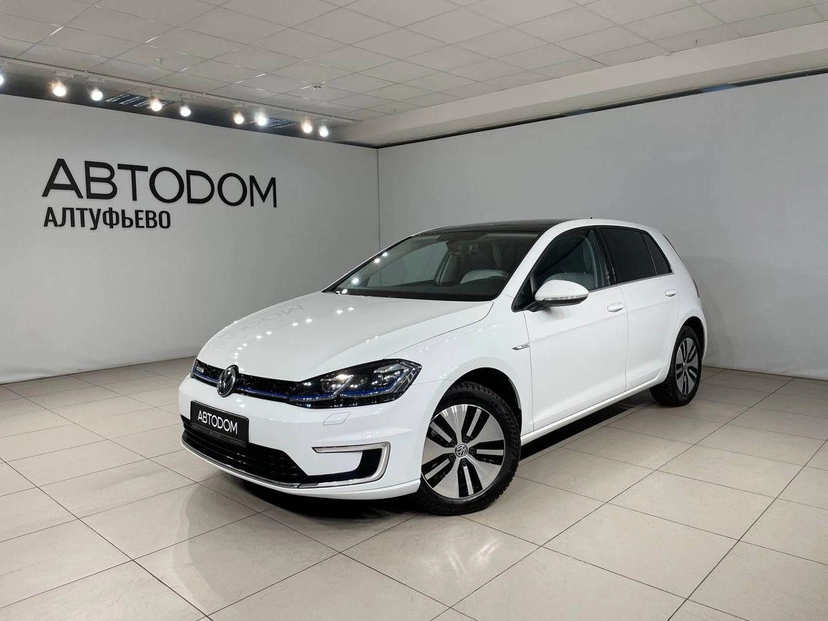 Автомобиль Volkswagen Golf VII [рестайлинг] Electro AT (100 кВт) E-Golf Белый 2020 с пробегом 16 000 км