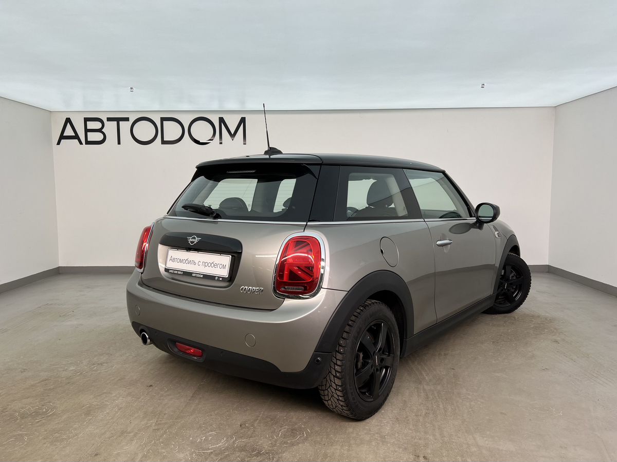 Автомобиль MINI Hatch III (F55/F56) [рестайлинг] Cooper 1.5 AMT (136 л.с.) Cooper Серый 2019 с пробегом 90 119 км