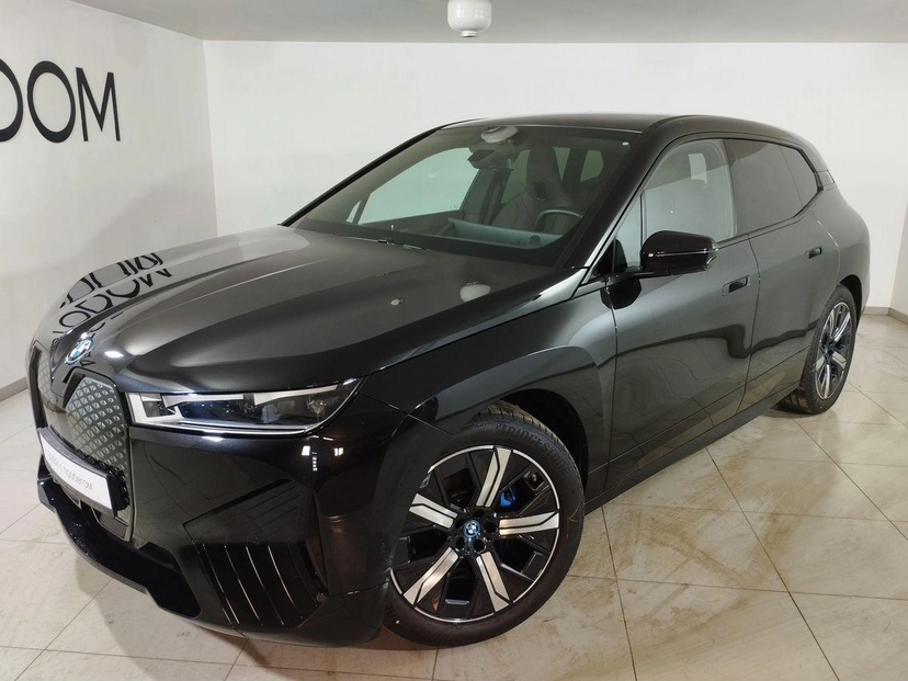 Автомобиль BMW iX I поколение (I20) Electro AT 4WD (240 кВт) Suite Sport Чёрный 2022 с пробегом 8 370 км