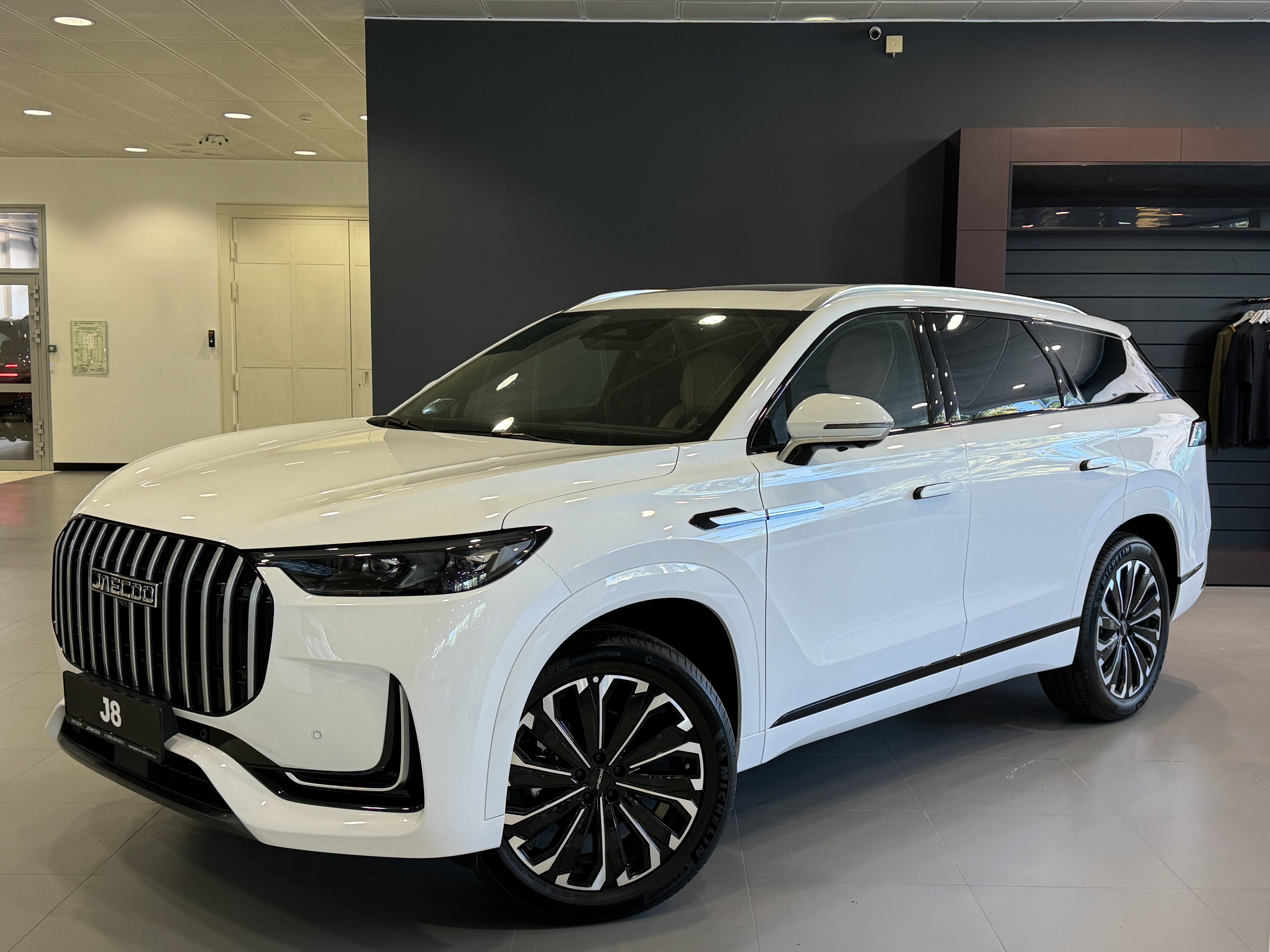 Автомобиль Jaecoo J8 I поколение 2.0 AMT 4WD (249 л.с.) Supreme BR Белый 2024 