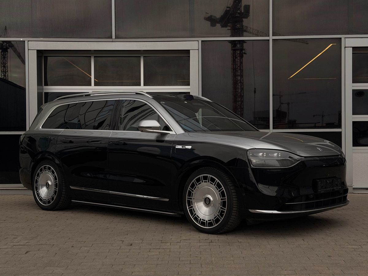 AITO M9 I поколение 42 kWh 1.5hyb AT 4WD (496 л.с.) Base Чёрный 2024 с пробегом 19 000 км