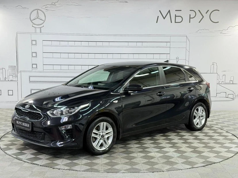 Автомобиль Kia Ceed III поколение 1.6 AT (128 л.с.) Luxe Чёрный 2021 с пробегом 42 645 км
