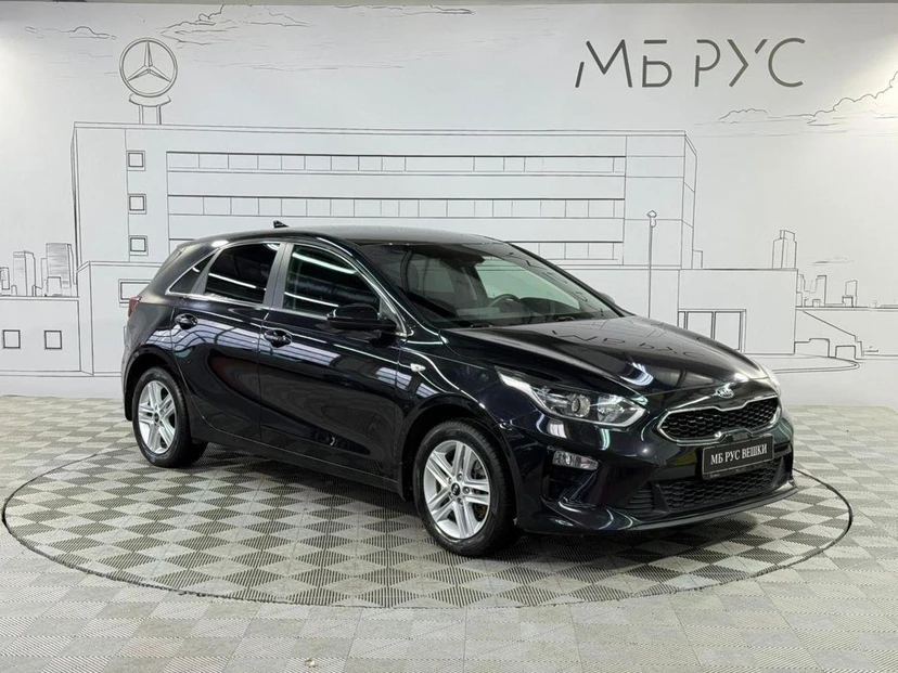 Автомобиль Kia Ceed III поколение 1.6 AT (128 л.с.) Luxe Чёрный 2021 с пробегом 42 645 км