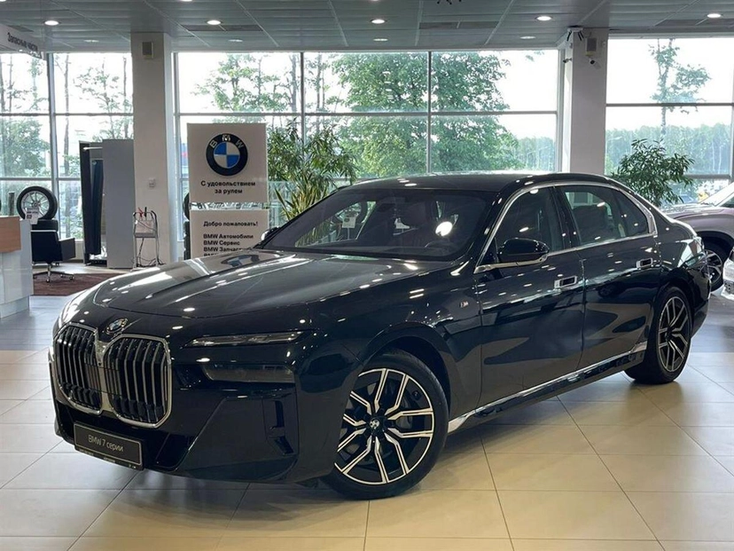 Автомобиль BMW 7 серии VII поколение (G70) 4.4 AT 4WD (544 л.с.) Base Чёрный 2025