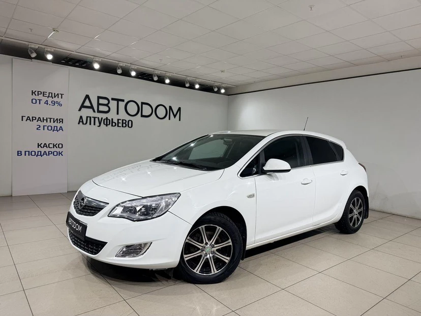 Автомобиль Opel Astra IV поколение (J) 1.4 AT (140 л.с.) Cosmo Белый 2012 с пробегом 204 846 км