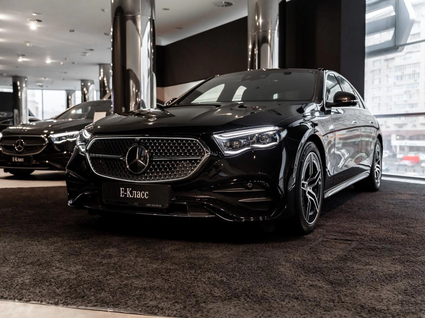 Автомобиль Mercedes-Benz E-Класс VI поколение (W214/S214) 2.0 AT 4Matic (258 л.с.) Exclusive Чёрный 2025
