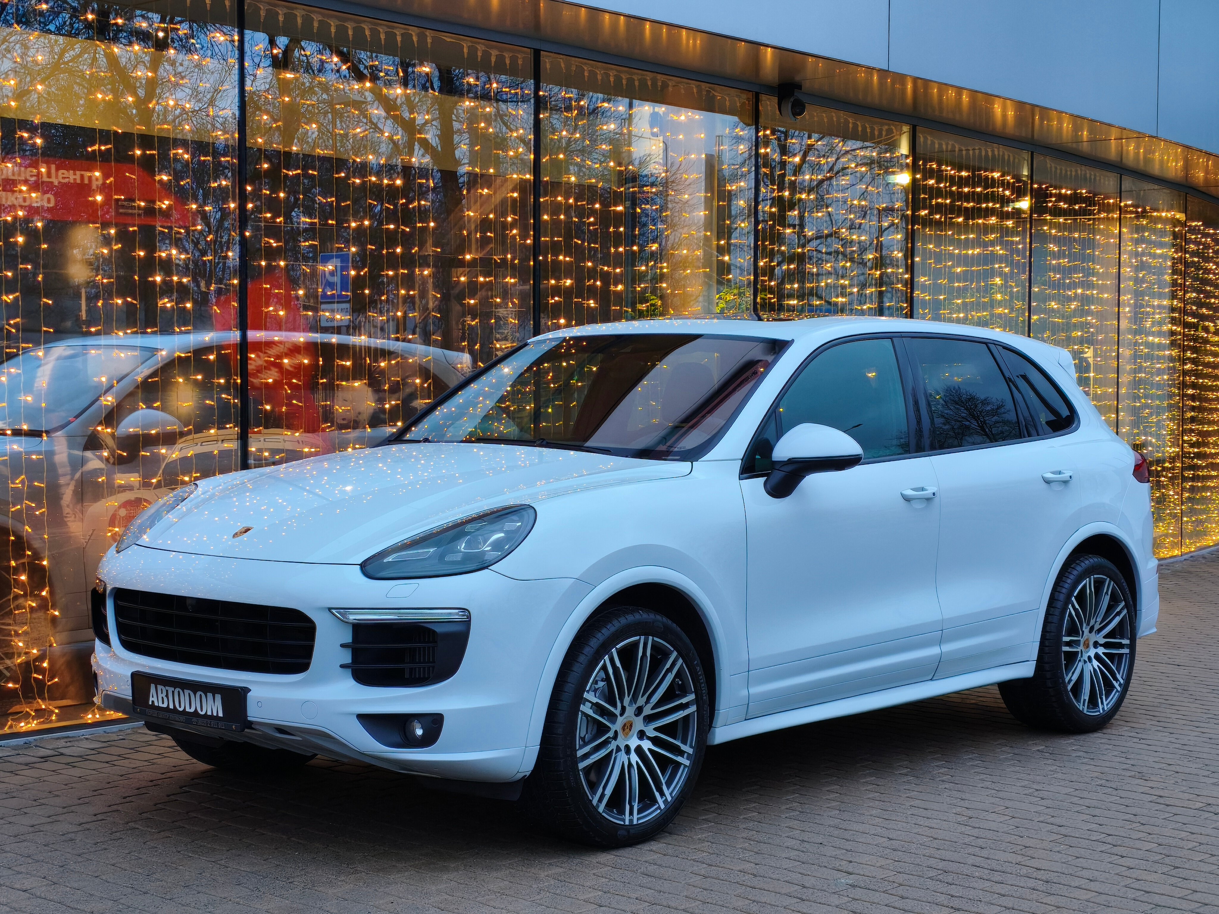 Автомобиль Porsche Cayenne II (958) [рестайлинг] S 3.6 AT 4WD (420 л.с.) S Белый 2015 с пробегом 108 057 км