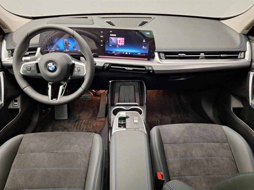 Автомобиль BMW X1 III поколение (U11) 2.0 AMT 4WD (204 л.с.) XDrive25Li M Sport Package Чёрный 2025