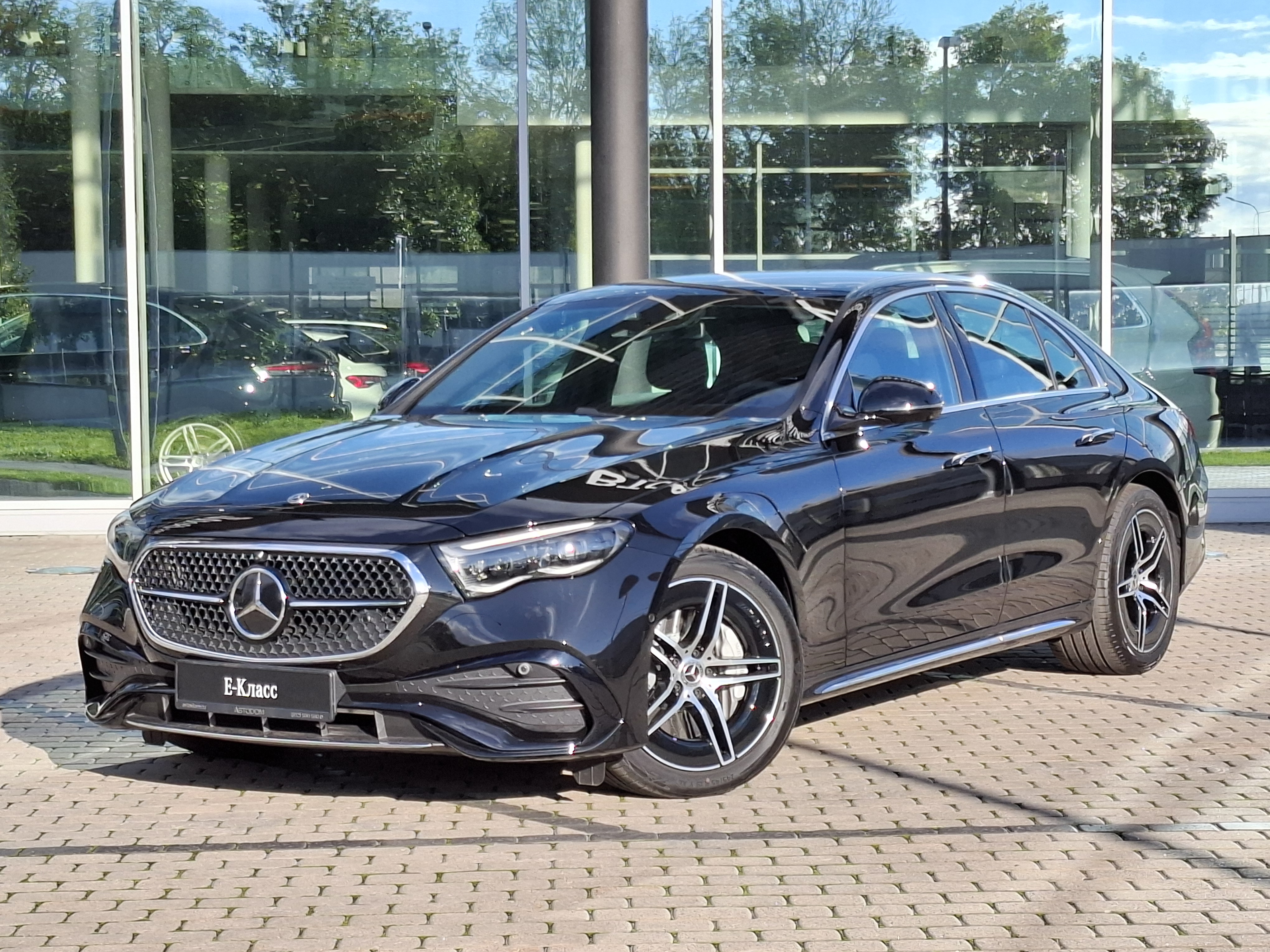 Mercedes-Benz E-Класс VI поколение (W214/S214) 2.0 AT 4Matic (258 л.с.) E 300 4MATIC Чёрный 2026 