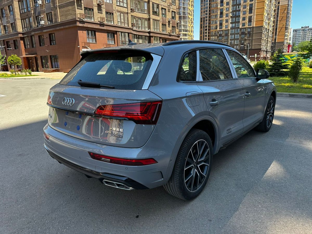Автомобиль Audi Q5 II (FY) [рестайлинг] 2.0 AMT 4WD (245 л.с.) Premium Edition Серый 2025 