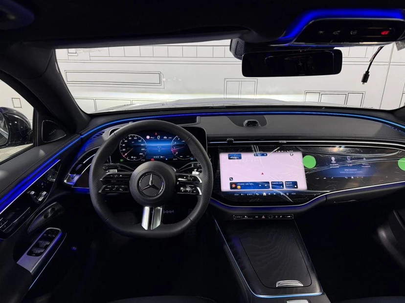 Автомобиль Mercedes-Benz E-Класс VI поколение (W214/S214) 2.0 AT 4Matic (258 л.с.) AMG Line Серый 2025 с пробегом 45 км