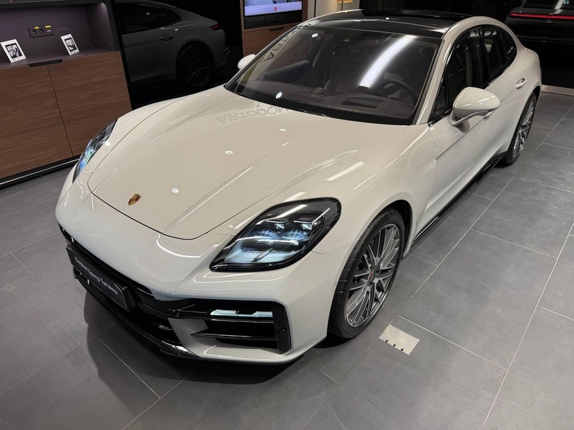 Автомобиль Porsche Panamera III поколение 4 2.9 AMT 4WD (353 л.с.) 4 Серый