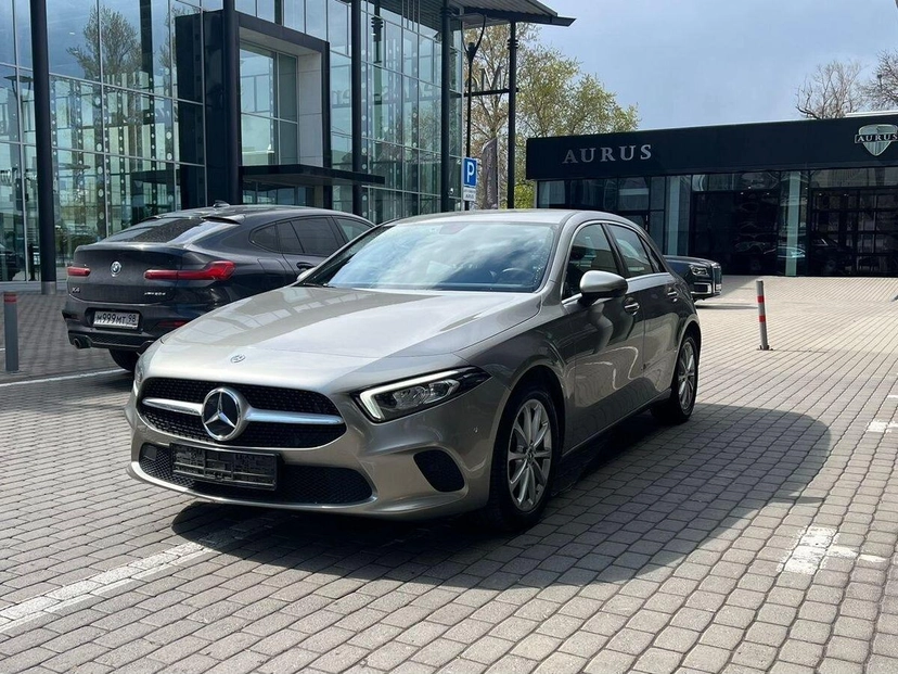 Автомобиль Mercedes-Benz A-Класс IV поколение (W177) 200 1.3 AMT (150 л.с.) Progressive Серебристый 2019 с пробегом 28 000 км