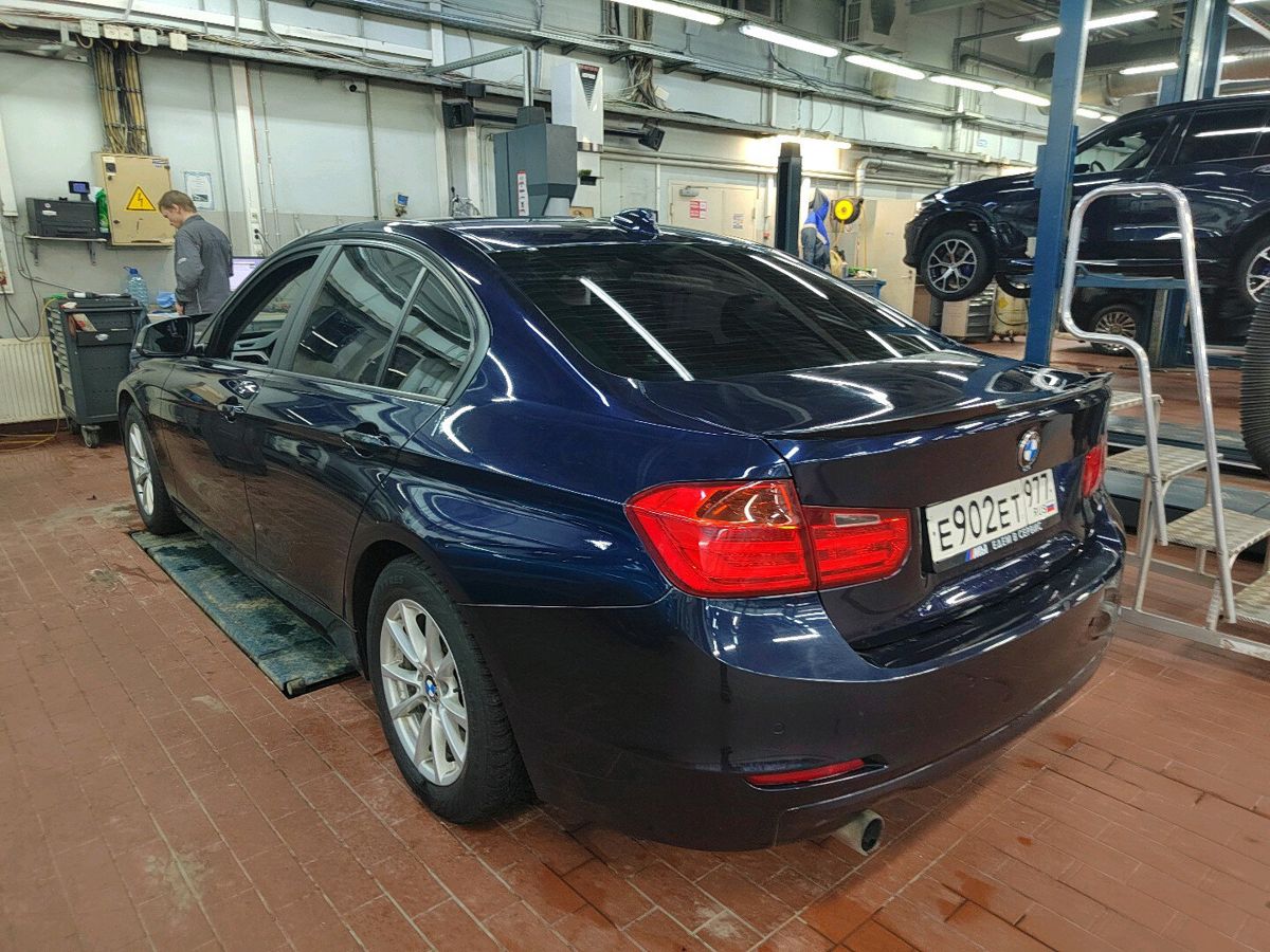 Автомобиль BMW 3 серии VI поколение (F30/F31/F34) 320 2.0 AT (184 л.с.) SE Синий 2012 с пробегом 174 240 км